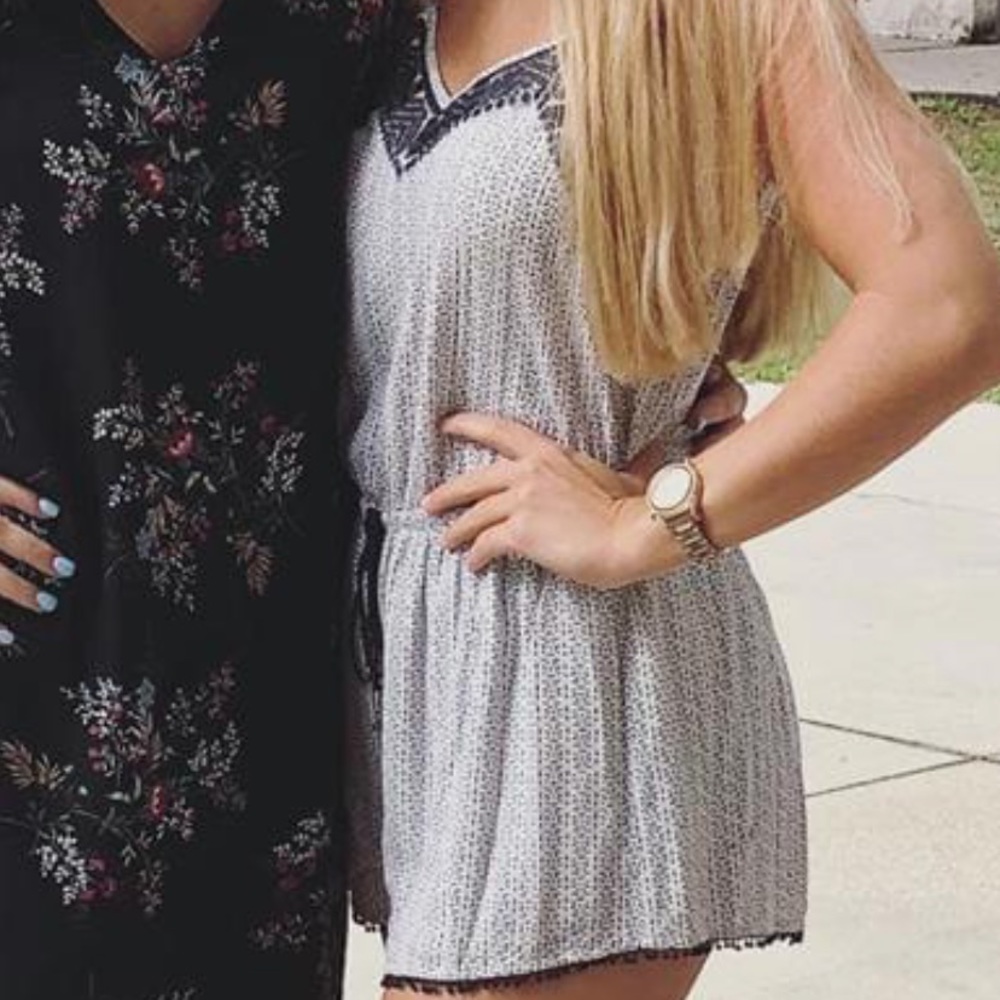 AMERICAN EAGLE BLACK AND WHITE ROMPER